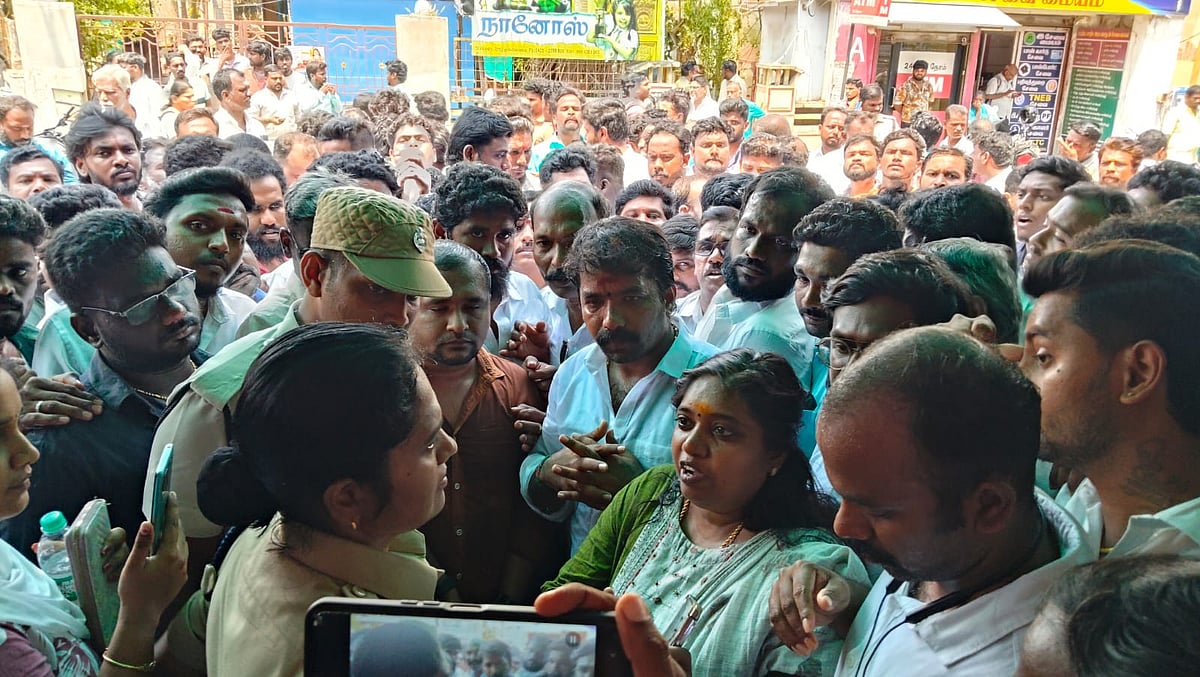 தவெக-வினர் போராட்டம்