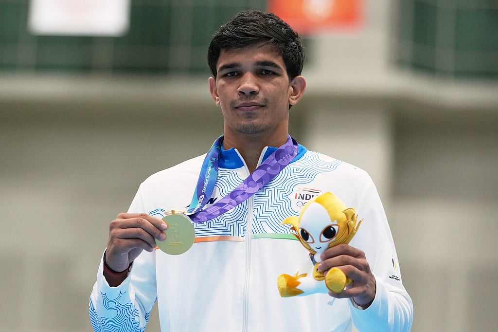 Asian Games: குத்துச் சண்டையில் ஆதிக்கம், ஹாக்கியில் வரலாற்றுத் தங்கம் - இந்தியாவின் பதக்க வேட்டை!