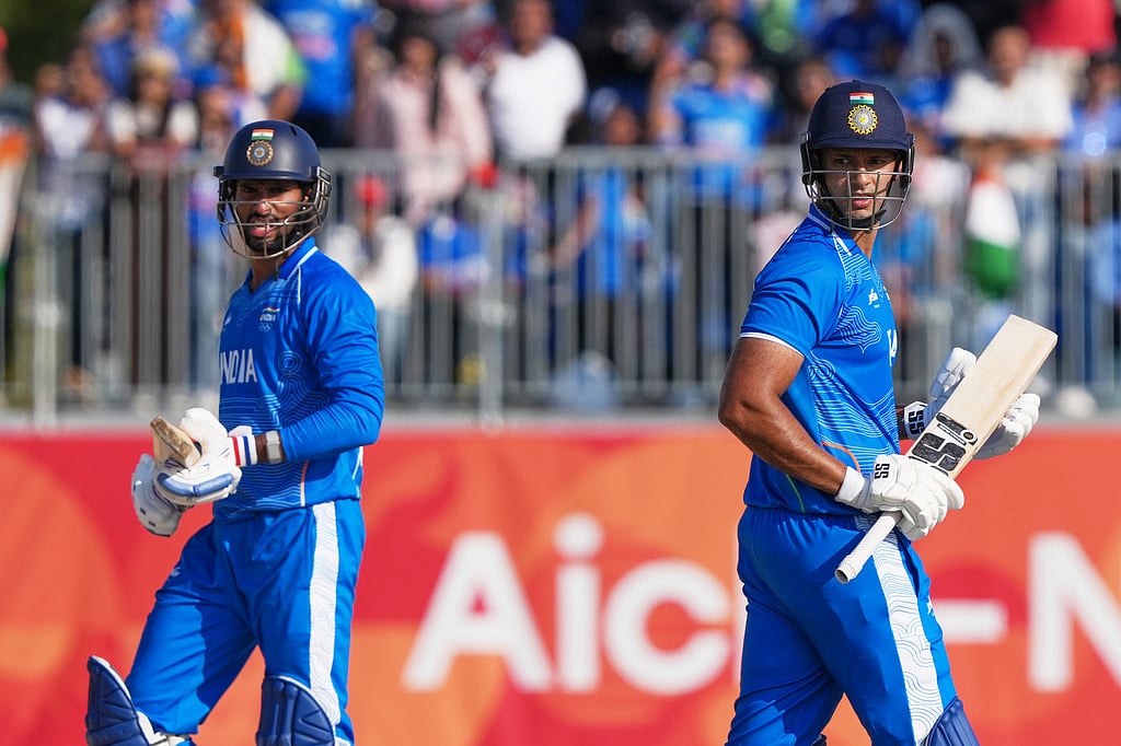 INDvPAK: அபிஷேக் ஷர்மா அதிரடி; திலக் வர்மாவின் ஃபினிஷிங் - பாகிஸ்தானை வீழ்த்தி தங்கம் வென்ற இந்தியா!