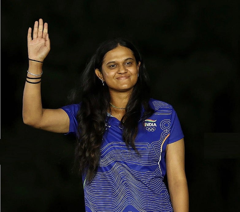 Asian Games: தூக்கமில்லாத இரவு; தடுமாறிய தருணம்… கடைசி புட்டில் வரலாறு படைத்த பிரணவியின் தங்கக் கதை!