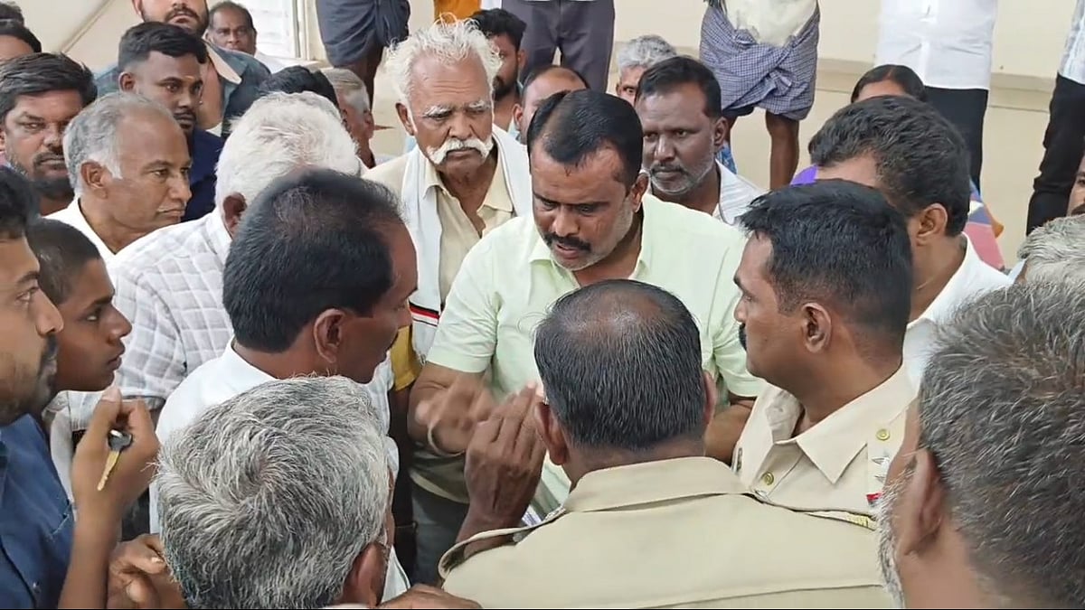 திண்டுக்கல்: கிளம்பி சென்ற அதிகாரியை தடுத்து நிறுத்தி கல்குவாரியை மூட தீர்மானம்!