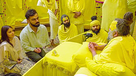 Virat Kohli: ``ஆசிரமத்தைப் பிரபலப்படுத்த ரூ5 கோடி பெற்றேனா?" - விராட் கோலி தரப்பு விளக்கம்!
