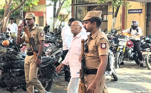 ஜெம் வீரமணி: `காவலில் வைத்து விசாரியுங்கள்..!- போக்சோ வழக்கில் ஆஜர்படுத்திய போலீஸ்; கோர்ட் உத்தரவு!
