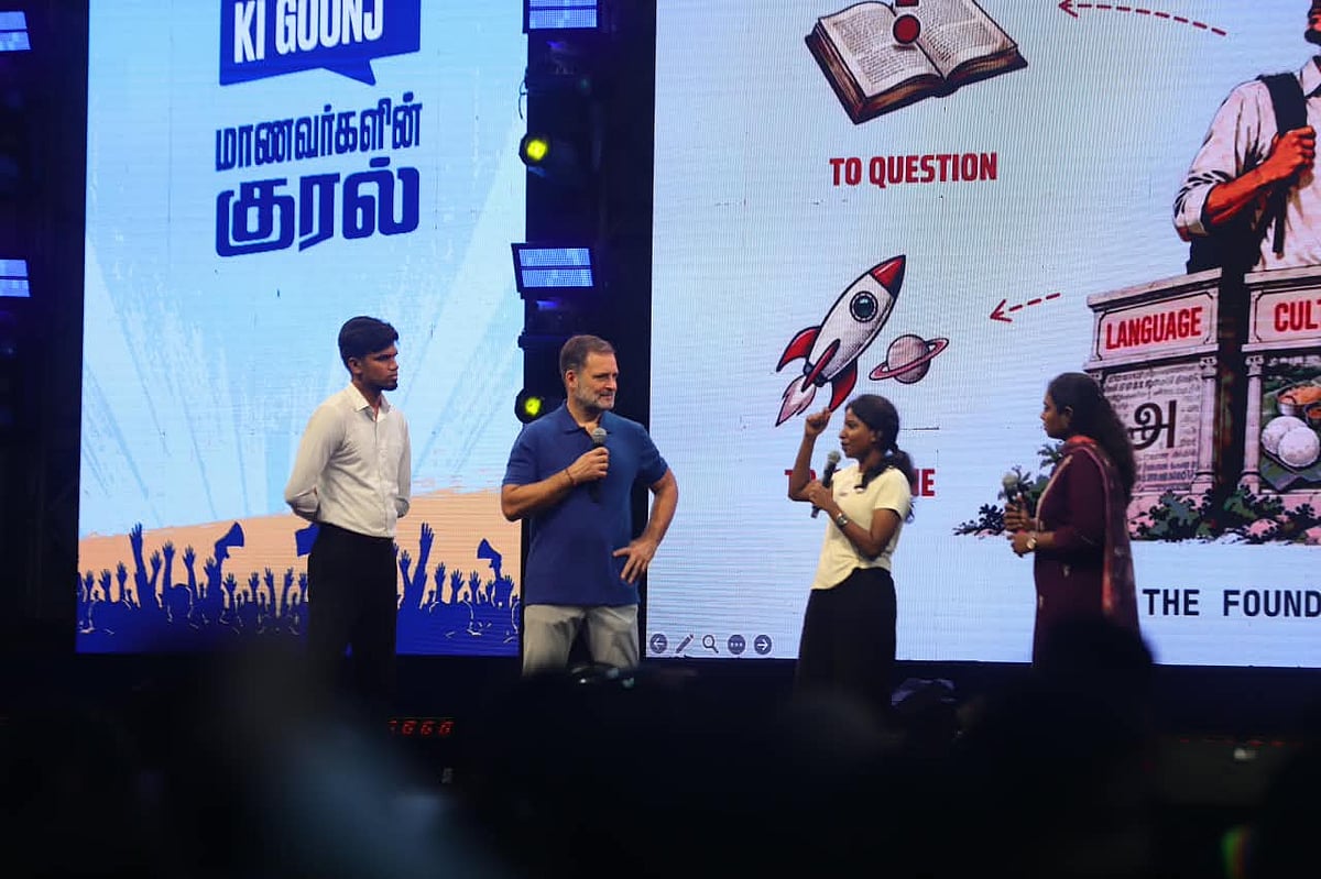 மாணவர்களுடன் ராகுல்