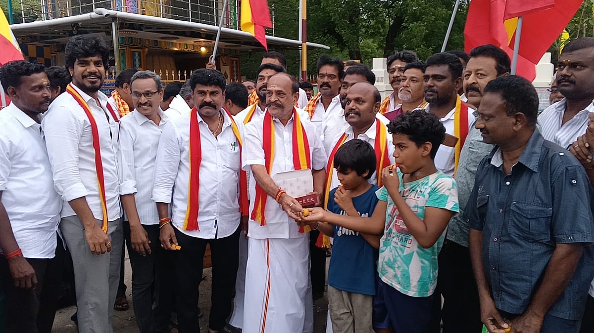 கடம்பூர் ராஜூ