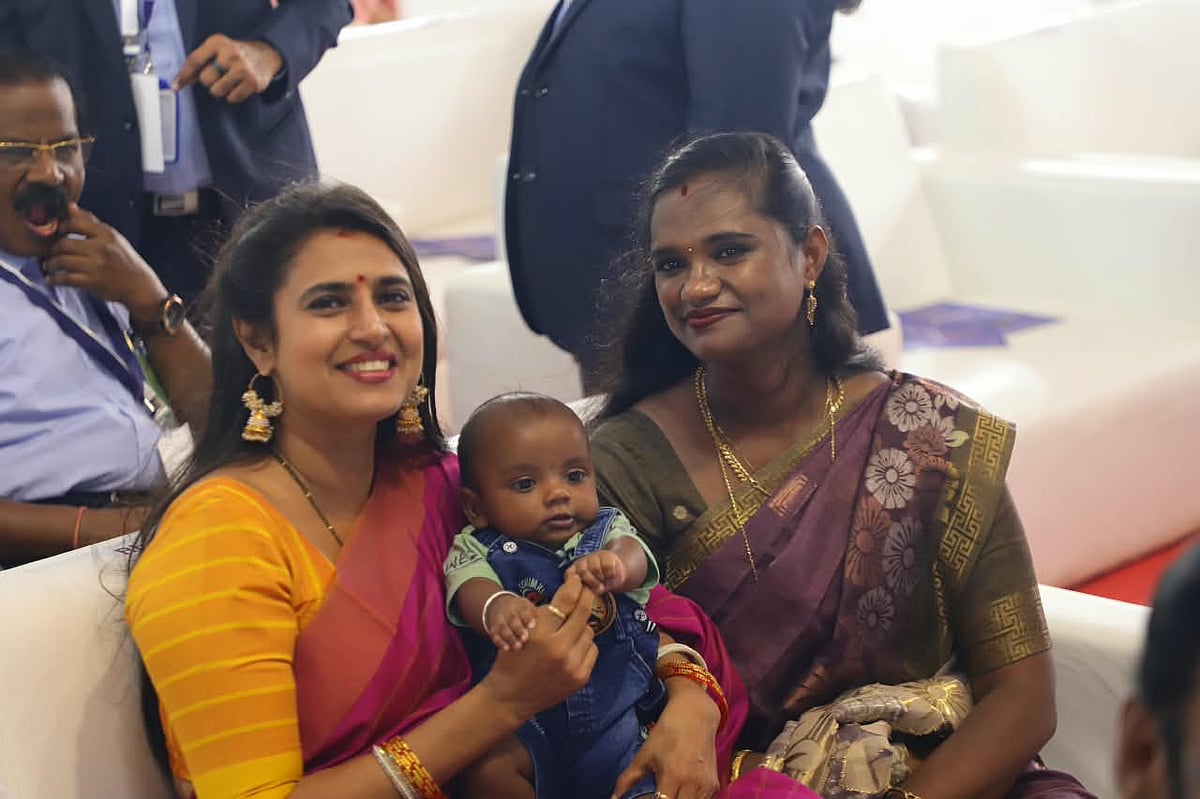 கைக்குழந்தையுடன் எம்.எல்.ஏ பல்லவி