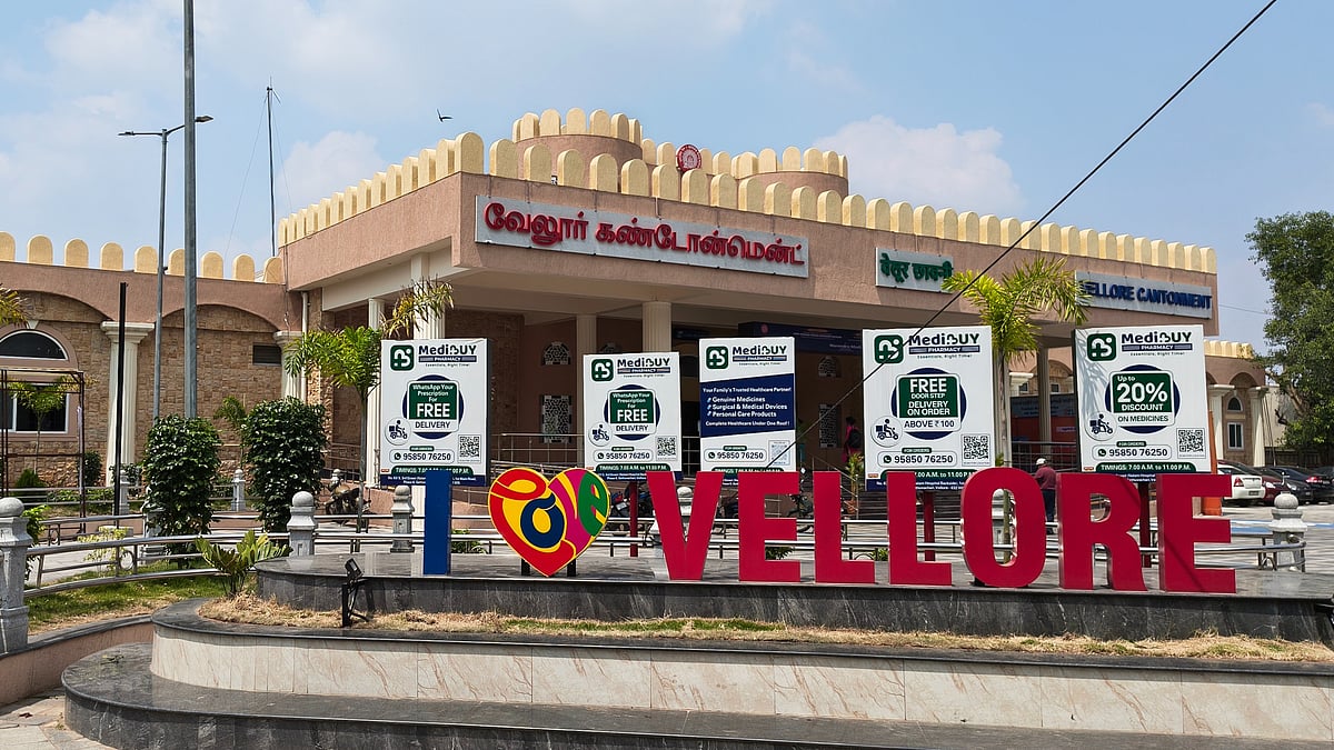 வேலூர்: புதுப் பொலிவுடன் பயணிகளை வரவேற்கும்  கண்டோன்மெண்ட் ரயில் நிலையம்!
