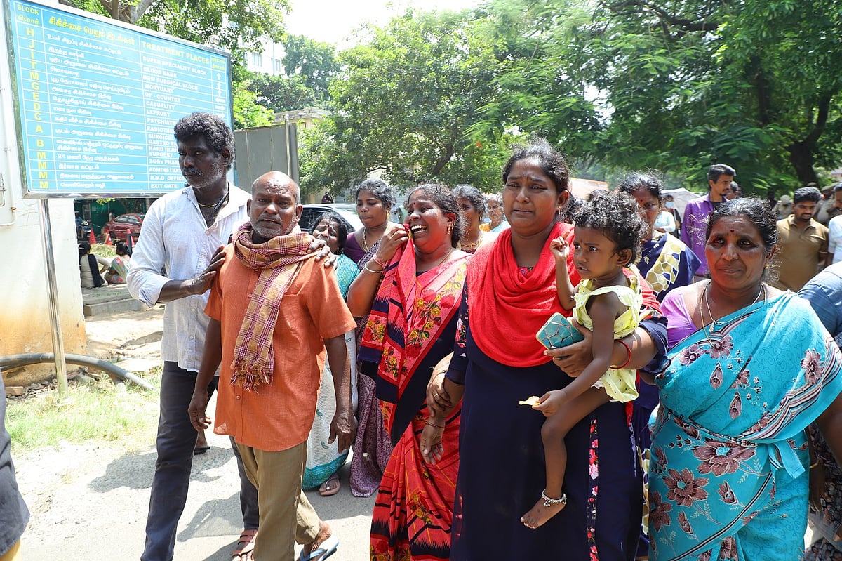 நவீனின் குடும்பத்தினர்