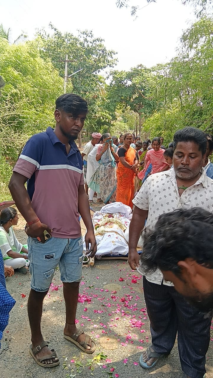 பொது மயான பிரச்சனை