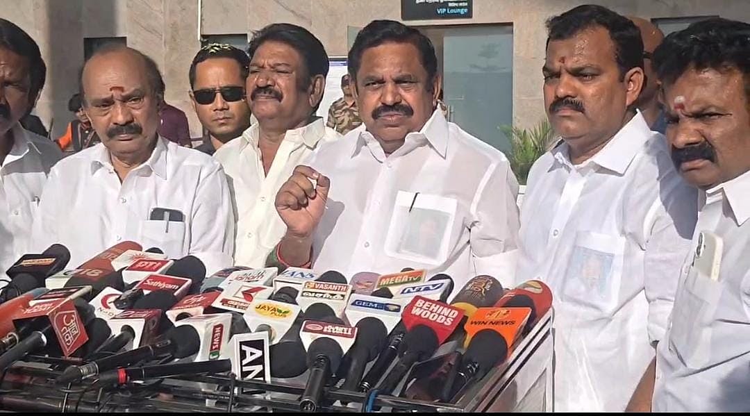 முன்னாள் முதல்வர் எடப்பாடி பழனிசாமி