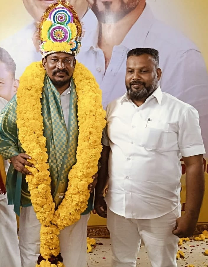 மாவட்டச் செயலாளர் சுகுமாறனுடன் பூபாலன்