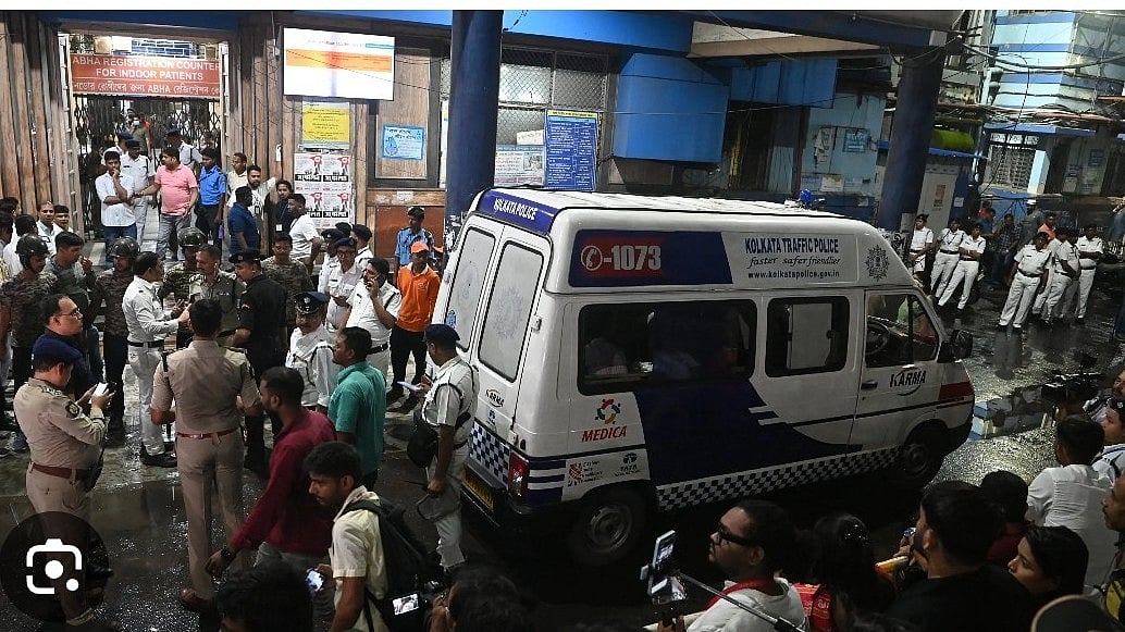 கொல்கத்தா: கூட்ட நெரிசலில் சிக்கி 19 பேர் பலி; துர்கா பூஜையில் நேர்ந்த சோகம்!