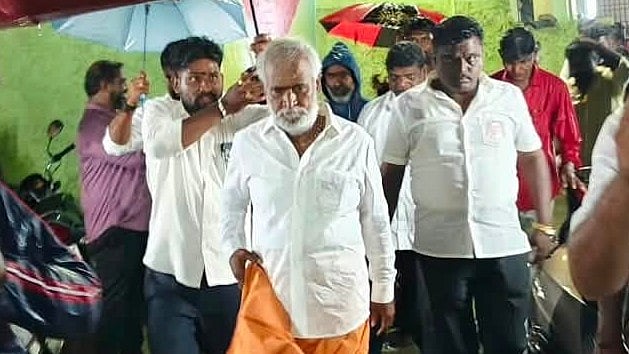``இந்து அறநிலையத்துறை அலுவலகத்துக்குள் மழைநீர்; ஆவணங்கள் பாதுகாப்பு என்ன ஆவது? - சேகர் பாபு கேள்வி 