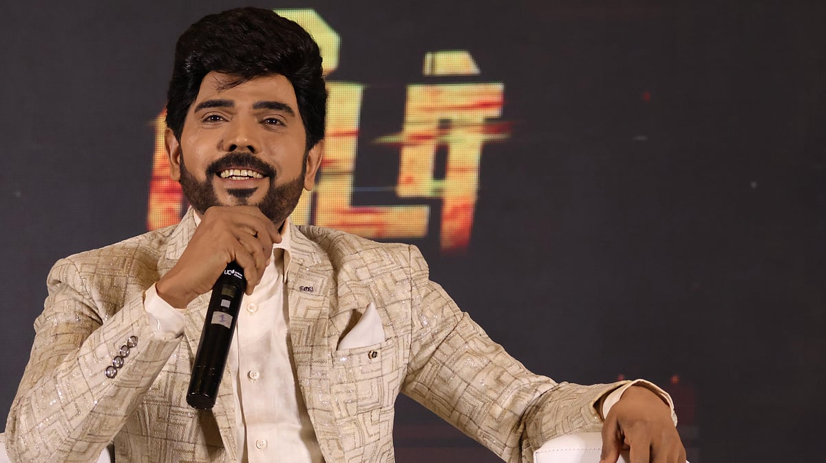 ``அன்புச் சகோதரர் விஜய்-க்கு பணிவான வேண்டுகோள் - லெஜெண்ட் சரவணன்
