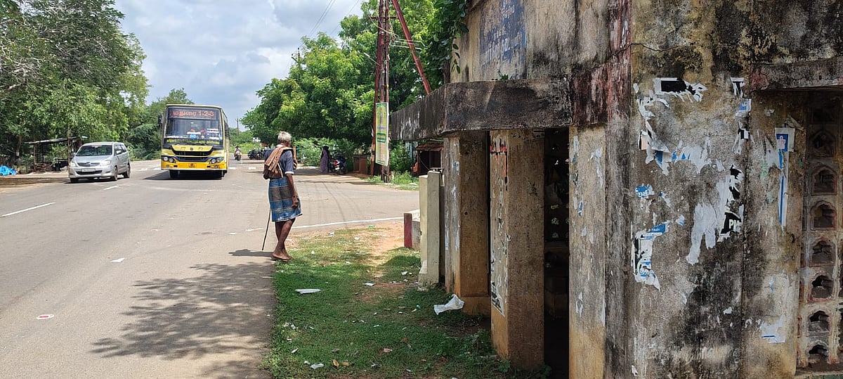 புதிய பேருந்து நிழற்குடை கோரும் மக்கள் - நாச்சியாபுரத்தில் சீரமைக்கப்படுமா?