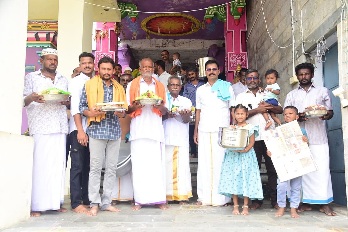 பள்ளிவாசல் திறப்பு விழாவிற்கு கோவிலிலிருந்து சீர்வரிசை; நெகிழ வைத்த மதுரை தேனூர் கிராமம் மக்கள்