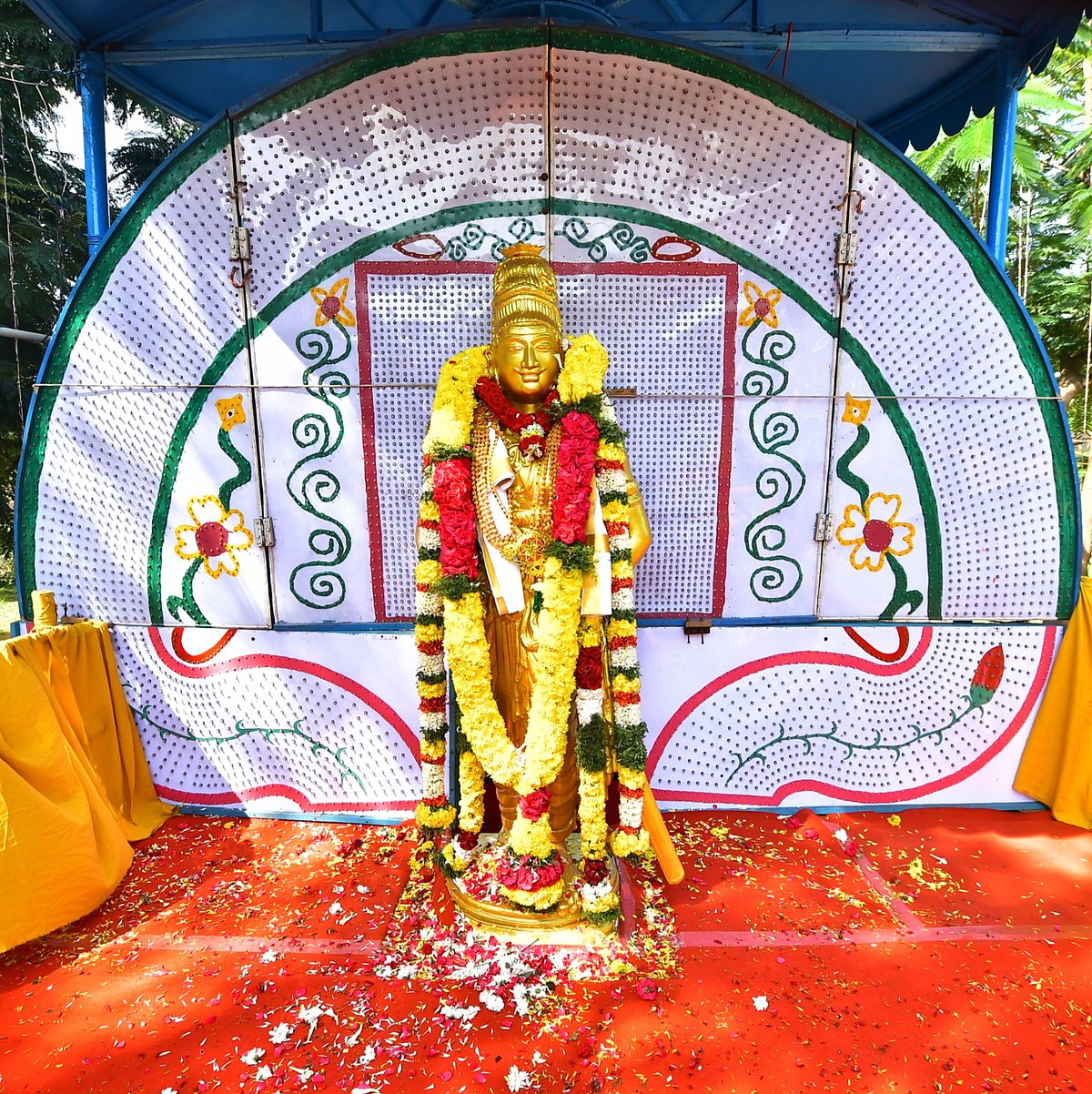 ராஜ ராஜ சோழன் சதய விழா: ஆப்சென்ட்டான அமைச்சர்... தவெக ஆட்சியிலும் தொடர்கிறதா சென்ட்டிமென்ட்?