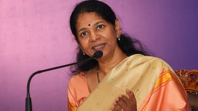 புதிய தலைமைச் செயலகம்: தமிழ்நாட்டில் நடப்பது மக்கள் ஆட்சியா, ஜோதிடர் ஆட்சியா?- கனிமொழி கேள்வி 