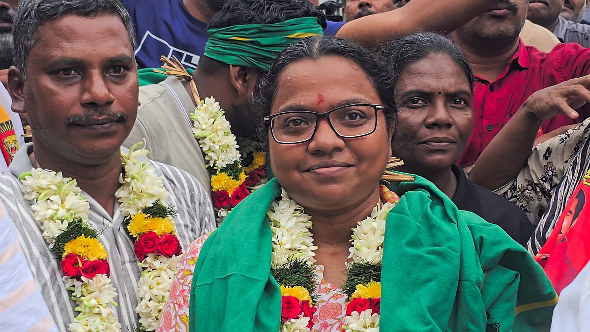 ’பொய்க்குற்றச்சாட்டில் கைது, அலைக்கழிப்பு, சிரித்து கேலி செய்த போலீஸ்’- NTK கார்த்திகா குற்றச்சாட்டு