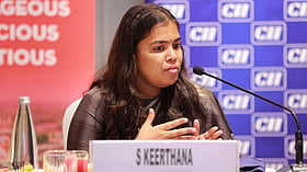 `திருப்பதியில் அணிந்திருந்த நெக்லஸ்... 3 கோடி ரூபாய் கமிஷன்?' - அமைச்சர் கீர்த்தனா சொல்லும் விளக்கம்
