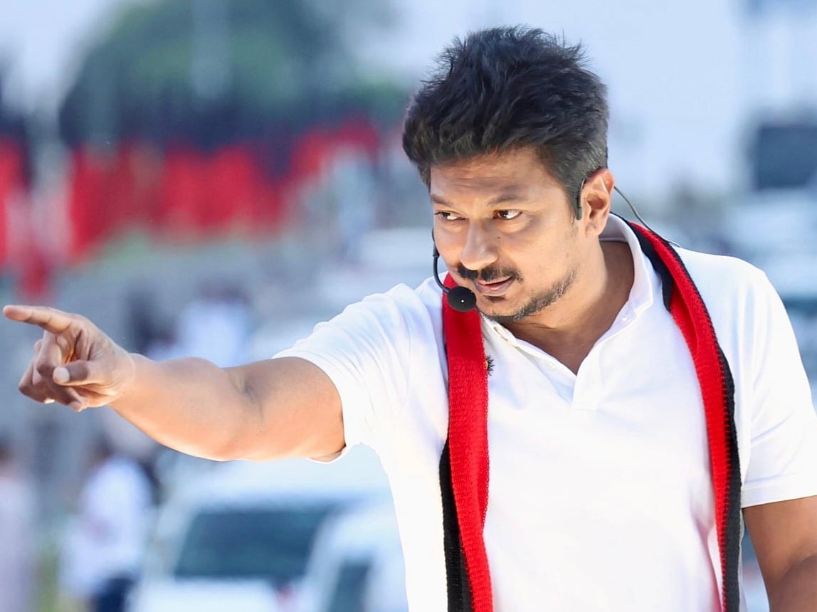 கட்டணமில்லா அரிசியை பாலிஷ் போட்டு ரூ.30-க்கு விற்றுக் கொள்ளை அடிப்பதுதான் மாற்றமா? - உதயநிதி சாடல்