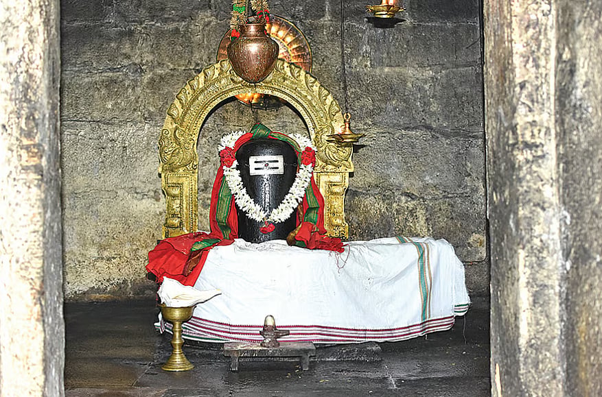 குறைகள் தீர்க்கும் குத்தாலம் சோழீஸ்வரர் ஆலயம்: ஏழரை சனியின் கஷ்டங்கள் தீர்க்கும் பாதாள சனீஸ்வரர்!