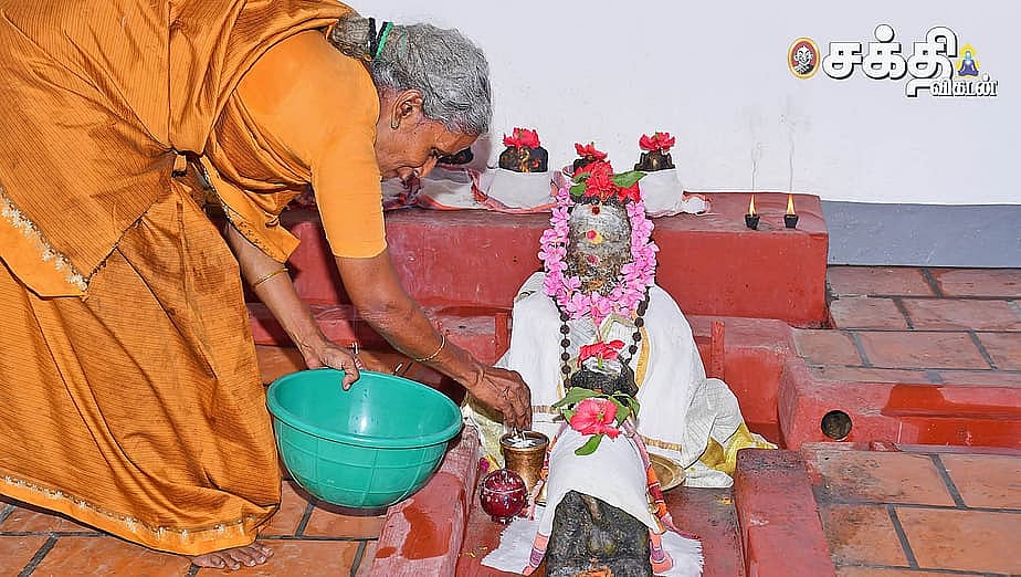 வாடிய வாழ்விலும் மகிழ்ச்சி பூத்துக்குலுங்கச் செய்யும் சித்தர் கோயில்; தென்காசி அருகே அற்புதத் தலம்!